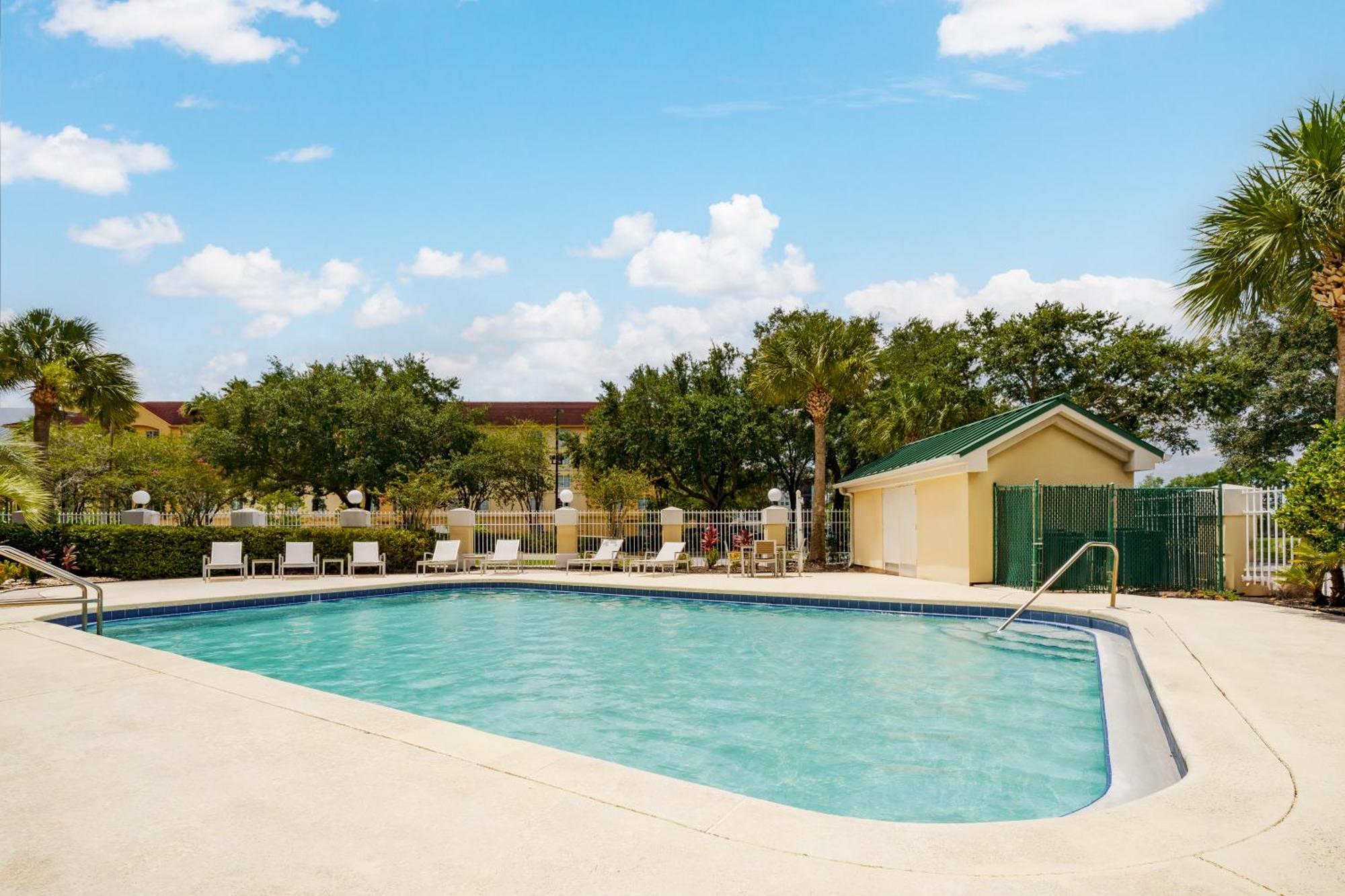 Country Inn & Suites By Radisson, Orlando Airport, Fl Exterior foto